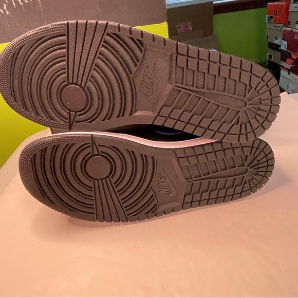 Air Jordan 1 Low Lakers Mens Size 10 Basketball Sneakers Shoes - Picture 7 of 9